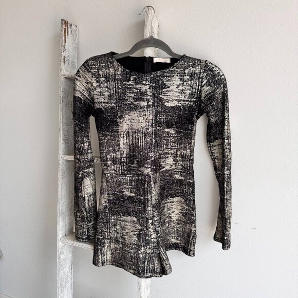 A’GACI Metallic Print Romper with Long Sleeves – Size M - Picture 1 of 8